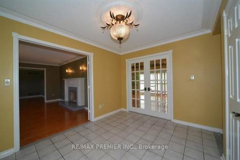 12301 Keele St in Houses for Sale in Markham / York Region - Image 4