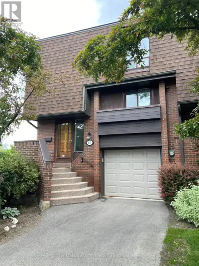 Executive town house complex in prime Willowdale location! 3 bedrooms w/walk out finished basement i...