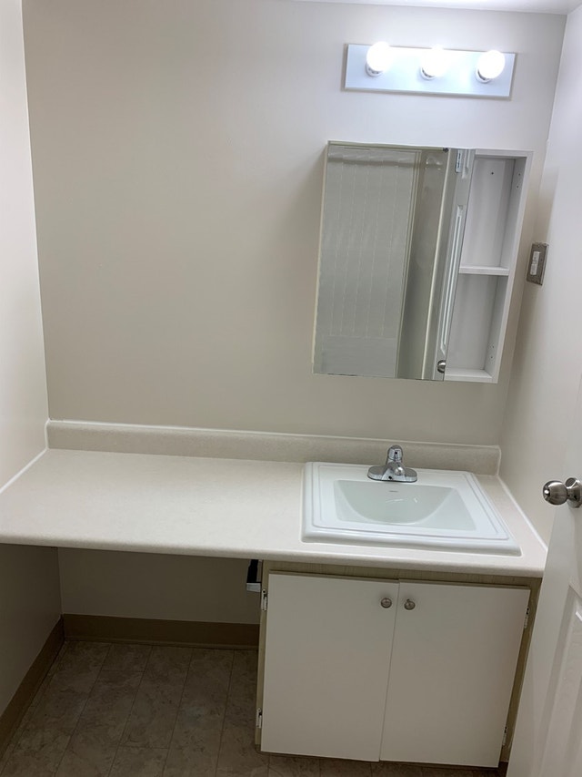 250 Colony St Colony Creek 1 Bedroom Long Term Rentals Winnipeg