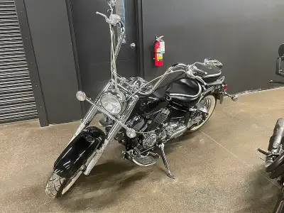 2014 YAMAHA V-STAR 650 MOTORCYCLE STOCK #A114404 26631 KILOMETERS 649cc V-TWIN AIR COOLED ENGINE 40...