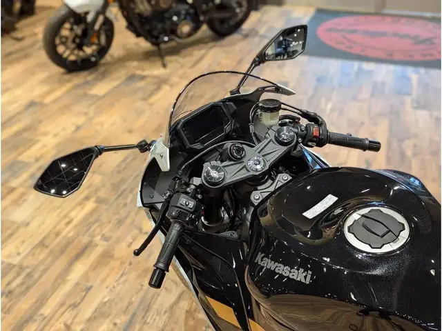 2026 Kawasaki Ninja ZX-6R // Pearl Robotic White/Metallic Spark  in Sport Bikes in Winnipeg - Image 9