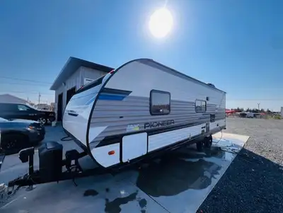 2021 PIONEER 250BH by HEARTLAND * PRIVATE FRONT BEDROOM * FINANCING AVAILABLE * ELECTRIC AWNING * FU...