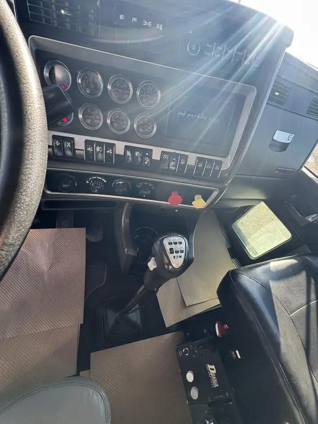 2013 KENWORTH C500 in Heavy Trucks in Kamloops - Image 24