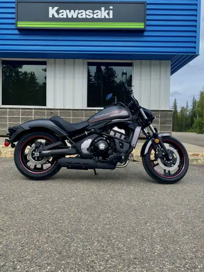 Displacement: 39.6 cu. in. (649 cc) Engine Type: Parallel Twin Bore and Stroke: Bore: 3.27 in. (83 m...