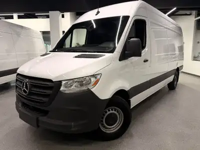 2024 Mercedes-Benz Sprinter Cargo Van $183/SEMAINE TAXES ET INTERETS INCLUS AVEC $4000 ACOMPTE SUR 6...