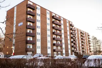 2 Bedroom Apartment Unit available for rent! From $1,695.00 per month (includes Heat and Water!) Par...