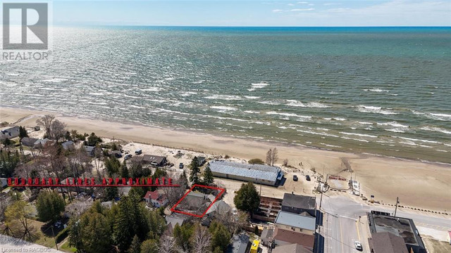 9 LAKESHORE Boulevard S Sauble Beach, Ontario in Houses for Sale in Owen Sound - Image 4