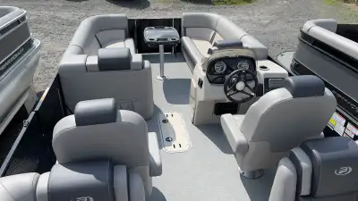 MLM - Muskoka Region This boat is located at Huntsville Marine. For more information, please contact...