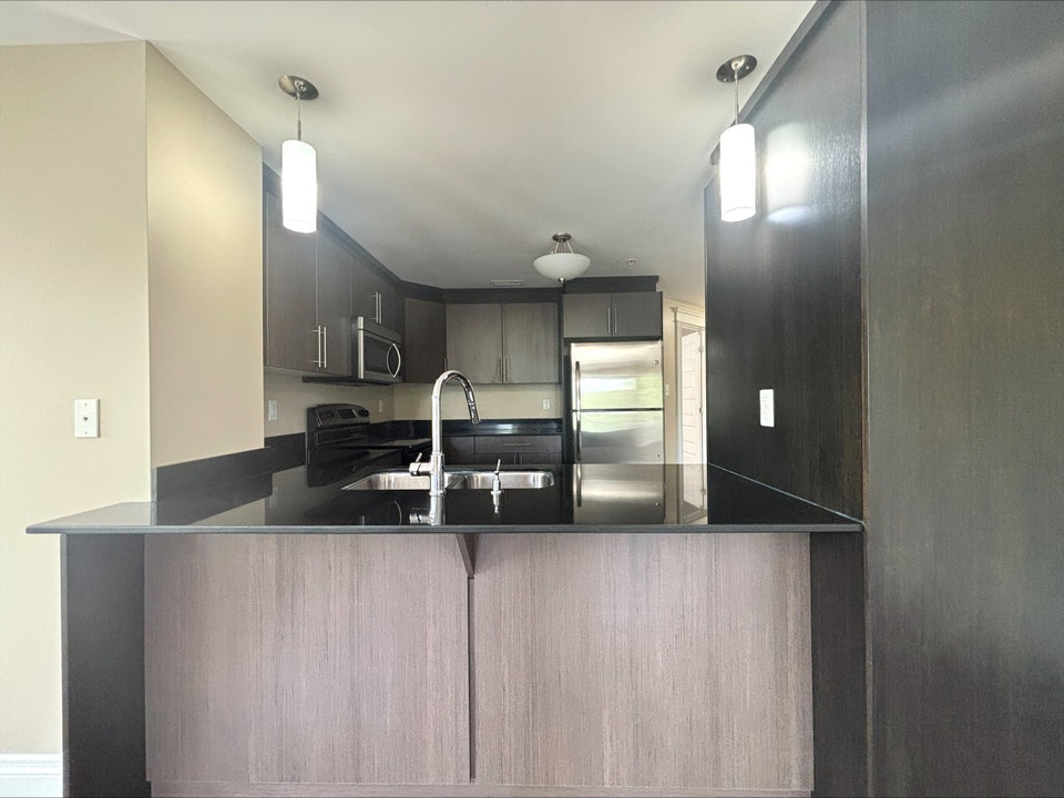 STUNNING 2 BED UNIT IN DIEPPE NOV AND DEC 1 5