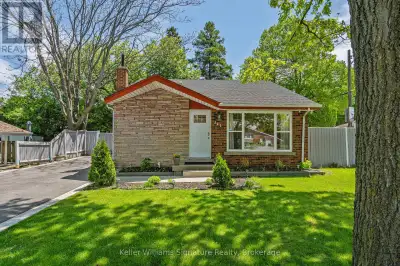 Charming Renovated Detached Home in Prime Hamilton Mountainview area Location Perfect for small fami...