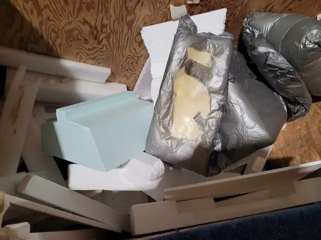 Free foam shapes and cardboard corner for crafts artists etc in Free Stuff in Mississauga / Peel Region - Image 12