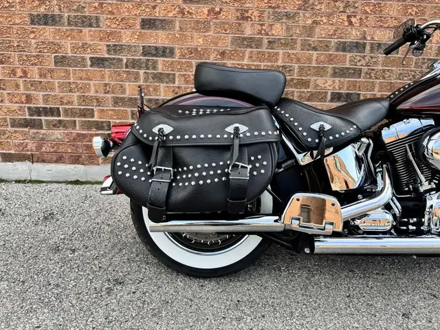 2011 Harley-Davidson Heritage Softail Classic **CANADIAN BIKE**  in Street, Cruisers & Choppers in Markham / York Region - Image 14