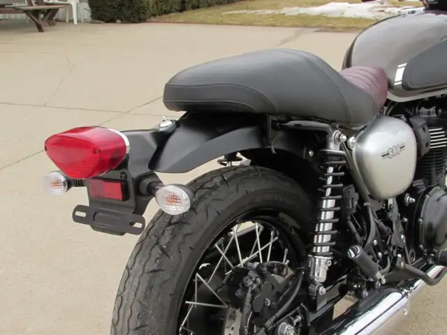 2020 Kawasaki W800 Cafe in Sport Bikes in Leamington - Image 18