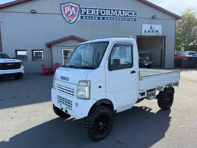 The Ultimate off-road 4x4 machine! 5 Speed Manual. ONLY 27,000 KMS!! Fully certified. BRAND NEW ACCE...