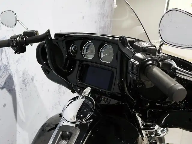 2019 Harley-Davidson Ultra Limited FLHTK in Sport Touring in City of Montréal - Image 8