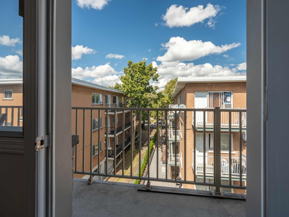 *PROMO* APPARTEMENT (2 1/2) À MONTRÉAL - RÉNOVÉ, CHAUFFÉ 2
