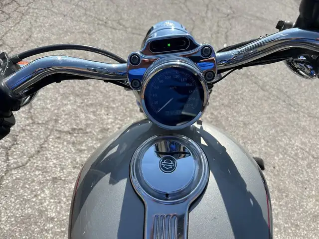 2007 Harley-Davidson Sportster ~ SPORTSTER XL1200 CUSTOM ~ COOL  in Street, Cruisers & Choppers in City of Toronto - Image 23