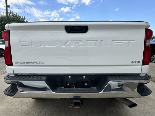 2022 Chevrolet Silverado 2500HD LTZ | 6.6L V8 GAS in Cars & Trucks in Calgary - Image 4