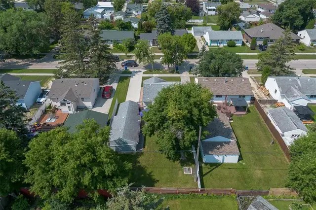 761 Parkhill Street Winnipeg, Manitoba in Houses for Sale in Winnipeg - Image 25