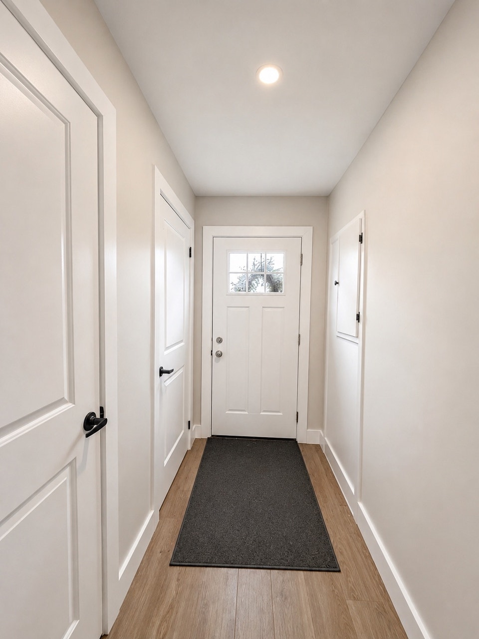 DETACHED 2-BEDROOM HOME – NOT A BASEMENT 2
