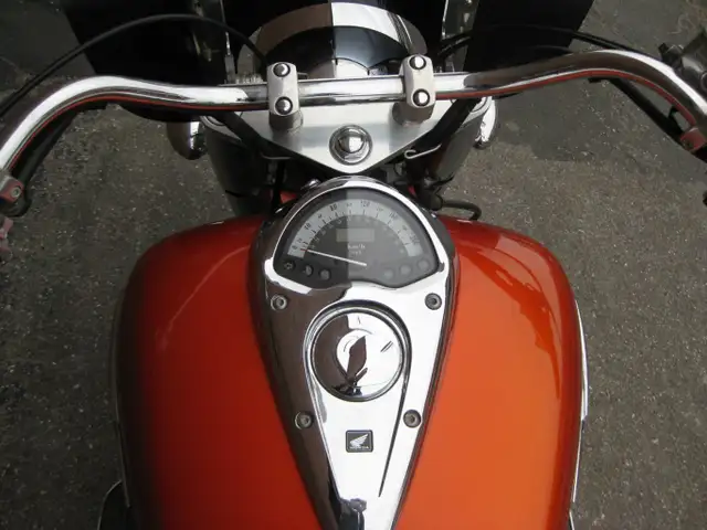 2003 HONDA VTX 1300 in Street, Cruisers & Choppers in City of Toronto - Image 12