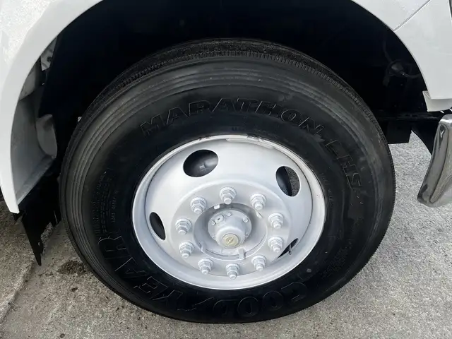 2011 Ford F750 18 Foot Cummins Manual Flatdeck in Heavy Trucks in Winnipeg - Image 54