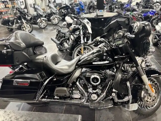 2013 Harley-Davidson Electra Glide Ultra Limited in Street, Cruisers & Choppers in Sudbury - Image 3