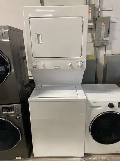 Laveuse sécheuse superposées (stacker) blanches 27'' Frigidaire, View more