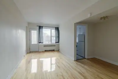 Westmount apartment with balcony, heating included - ID 1730