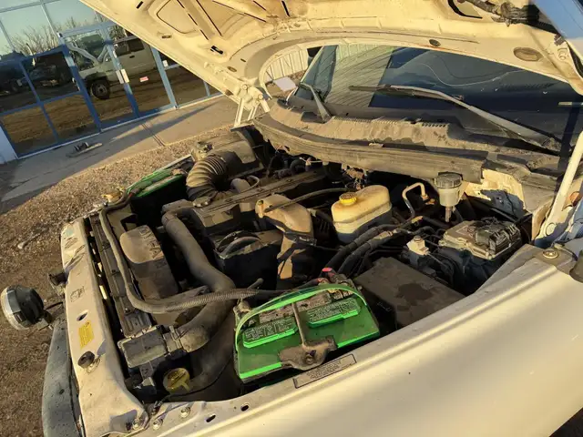 2001 DODGE RAM 3500 in Heavy Trucks in Saskatoon - Image 10