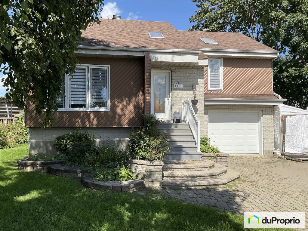 $939,500 - Split Level for sale in Chomedey — photo 1