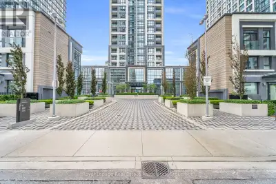 *** WITH PARKING & LOCKER *** Welcome to Bloor Promenade, where modern design meets connected urban...