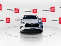 Thornhill Toyota Proudly Presents This White 2024 Toyota Highlander Hybrid with XLE AWD Package, Fea... (image 3)