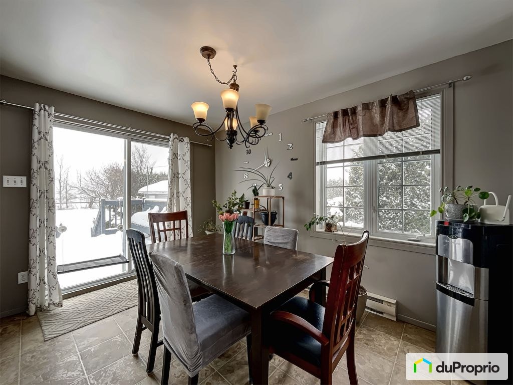 $372,500 - Bungalow for sale in St-Cyrille-De-Wendover — photo 1