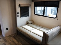 WAS: $33799 NOW: $32799 plus taxes and licensing fees2022 CrossRoads Volante 22BH | Sleeps 9 | King... (image 9)