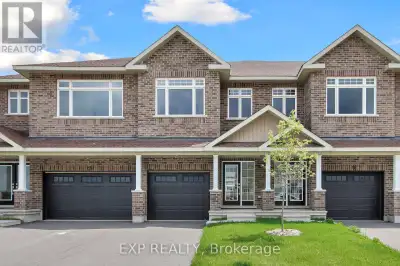 This contemporary 1697 sqft home has it all! Welcome to Olympia's Almonte model. Great use of space...