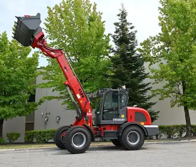 UHI Machinery presents our telescopic wheel loader with a T4 74HP Cummins Diesel engine, no DEF syst...