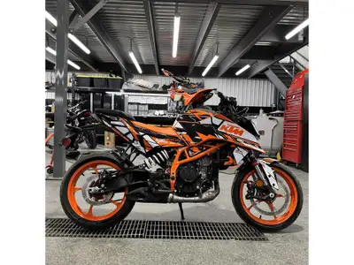 2024 KTM 390 DUKE KTM 390 DUKE 2024 Les photos peuvent être à titre indicatif et sans inscription. L...