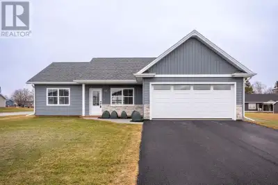 Brand new construction located in the highly sought-after community of Montgomery Heights. This thou...