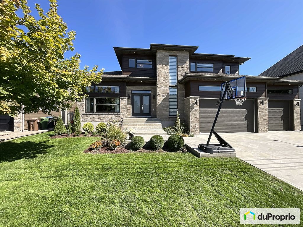 $1,725,000 - 2 Storey for sale in St-Jean-sur-Richelieu (St-Luc) — photo 2