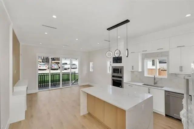 16685 15A AVENUE Surrey, British Columbia63235528131331121