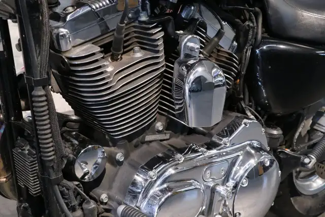 2009 Harley-Davidson SPORTSTER 1200 CUSTOM (XL1200C) in Sport Bikes in Ottawa - Image 11