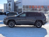 This Jeep Cherokee has a strong Intercooled Turbo Gas/Electric I-4 1.6 L/98 engine powering this Var... (image 4)