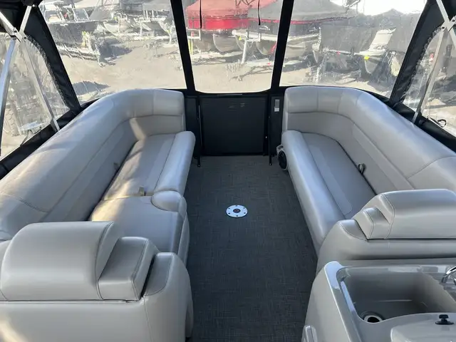 2018 Princecraft QUORUM 25RL in Powerboats & Motorboats in Québec City - Image 18