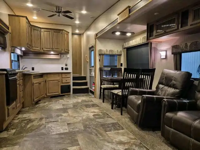 2016 Cruiser RV Crossroads 315RL in Travel Trailers & Campers in Thetford Mines - Image 13