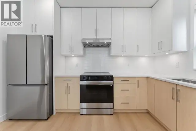 842 ST. DENIS AVENUE North Vancouver, British Columbia in Condos for Sale in North Shore - Image 10