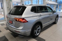 Tiguan Highline R-LINE 2.0L 4MOTION, CARFAX SANS ACCIDENT, Banc Chauffant, Toit Ouvrant, NAV Finance... (image 3)