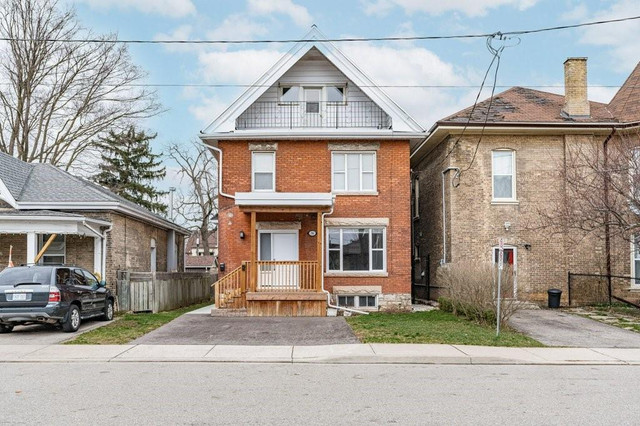 58 Victoria Street Brantford, Ontario in Houses for Sale in Brantford