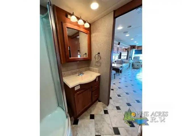 2009 Holiday Rambler Endeavor 41 PDQ 062,221 Miles in RVs & Motorhomes in Moncton - Image 47