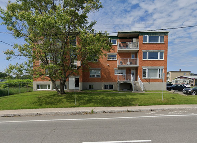 418-655-8912 À voir au 4483 3e avenue ouest # 7 , beau logement 4 1/2 situé au deuxième étage d'un p...